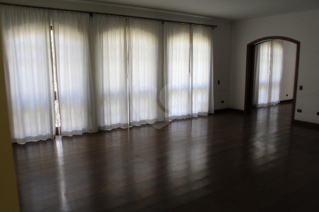Casa Térrea à venda ou para alugar com 6 suítes em Vila Tramontano, São Paulo, SP