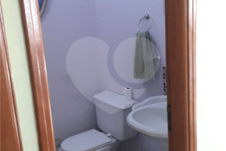 Sobrado à venda com 5 quartos, sendo 3 suítes, em Jardim dos Pinheiros, Atibaia, SP