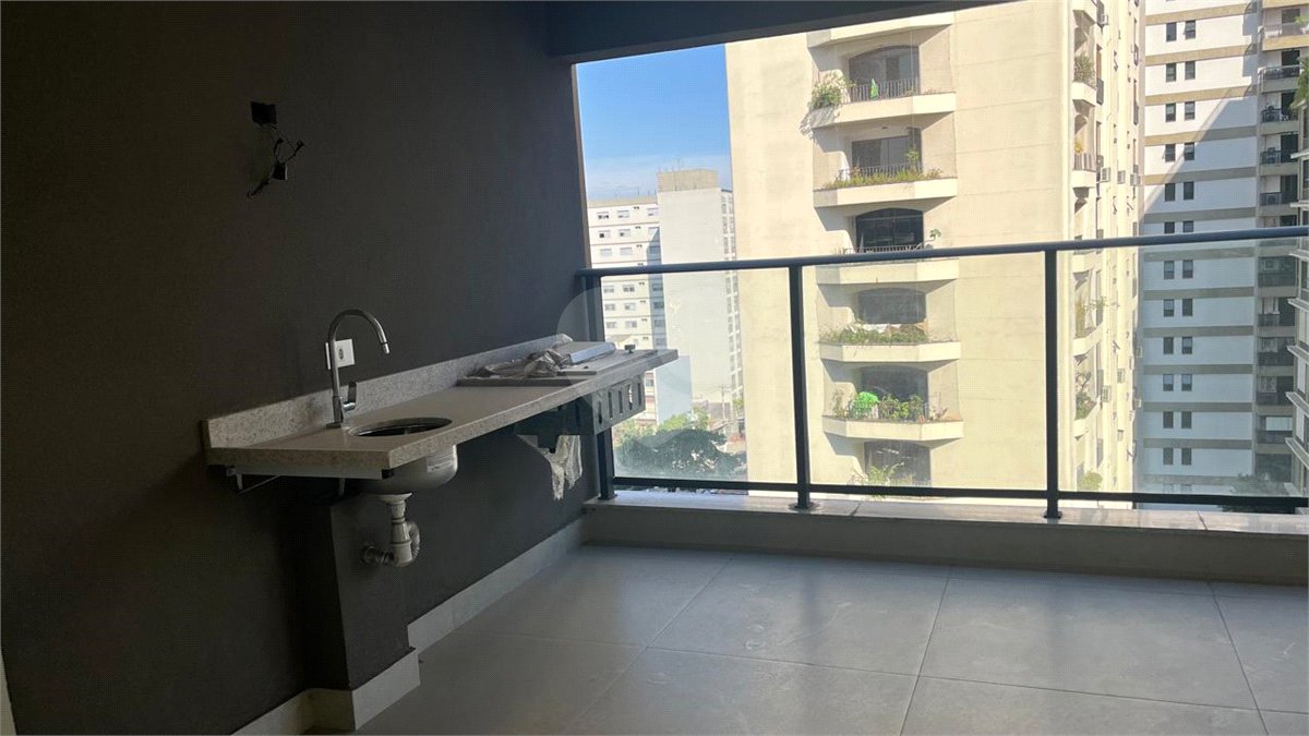 Apartamento à venda com 4 quartos, sendo 2 suítes,  em Pinheiros, São Paulo, SP