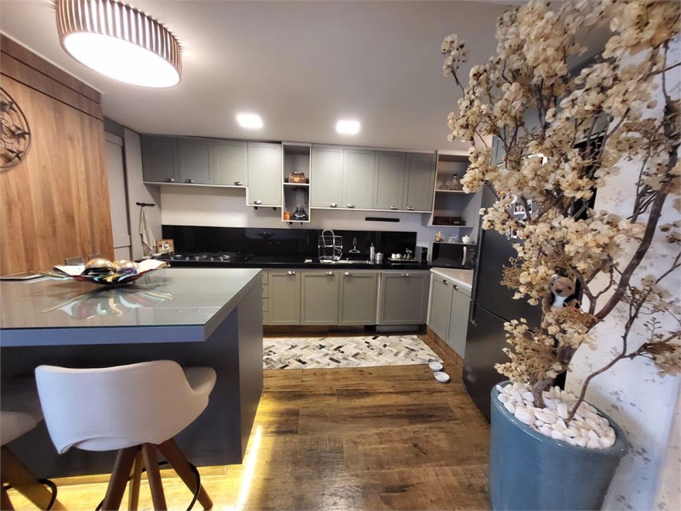 Apartamento Residencial à venda, Gonzaga, Santos - AP0128.