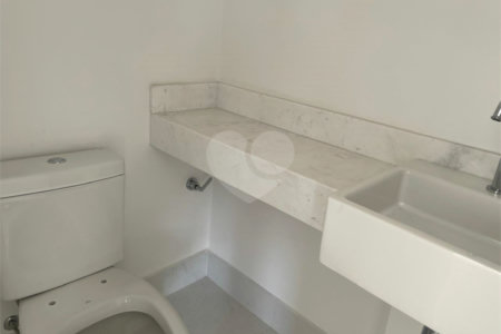 Apartamento à venda com 3 suítes em Campo Belo, São Paulo, SP