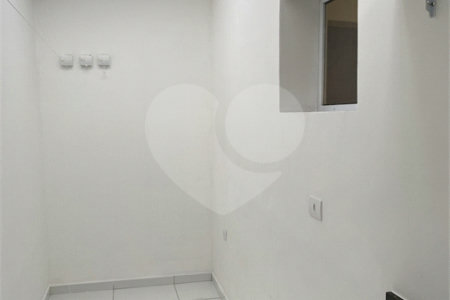 Casa à venda com 3 quartos, sendo 1 suíte, no condomínio Ana Carolina, São Paulo - SP