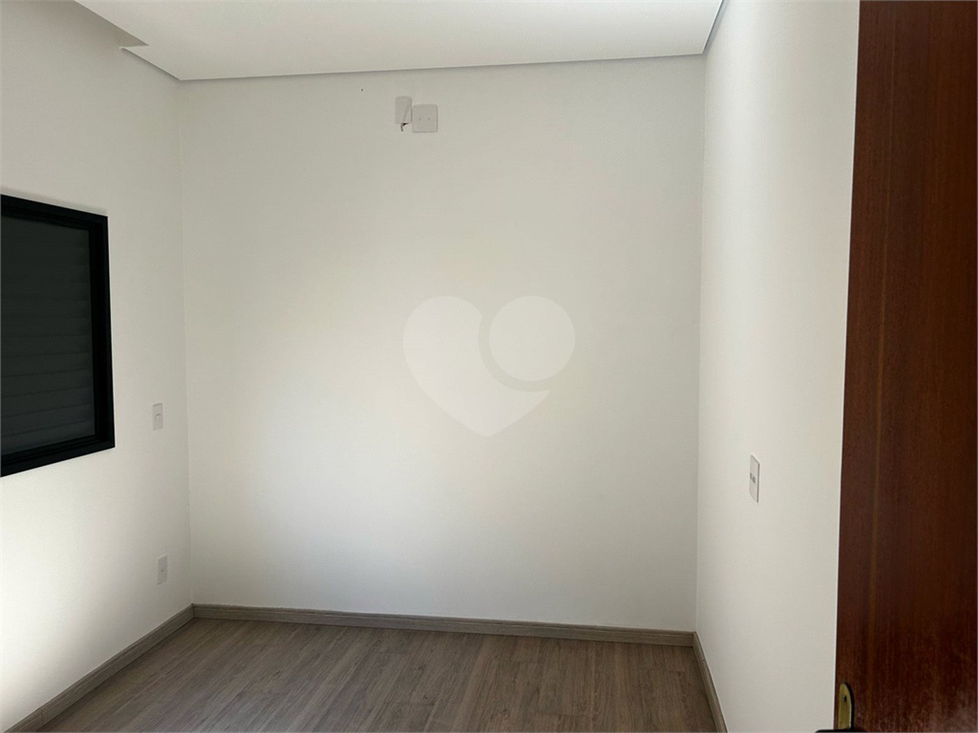 Casa à venda com 2 quartos, sendo 1 suíte,  no condomínio Residencial Marina, Itapetininga - SP