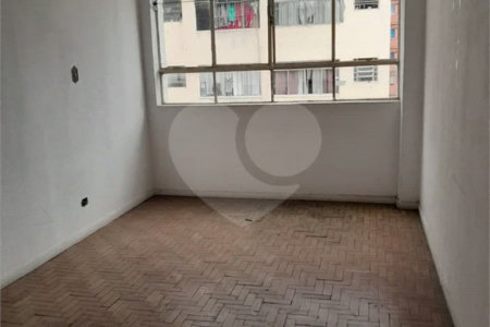 Kitnet Compacta na Liberdade – 33m² | Portaria 24h | Aceita Pets