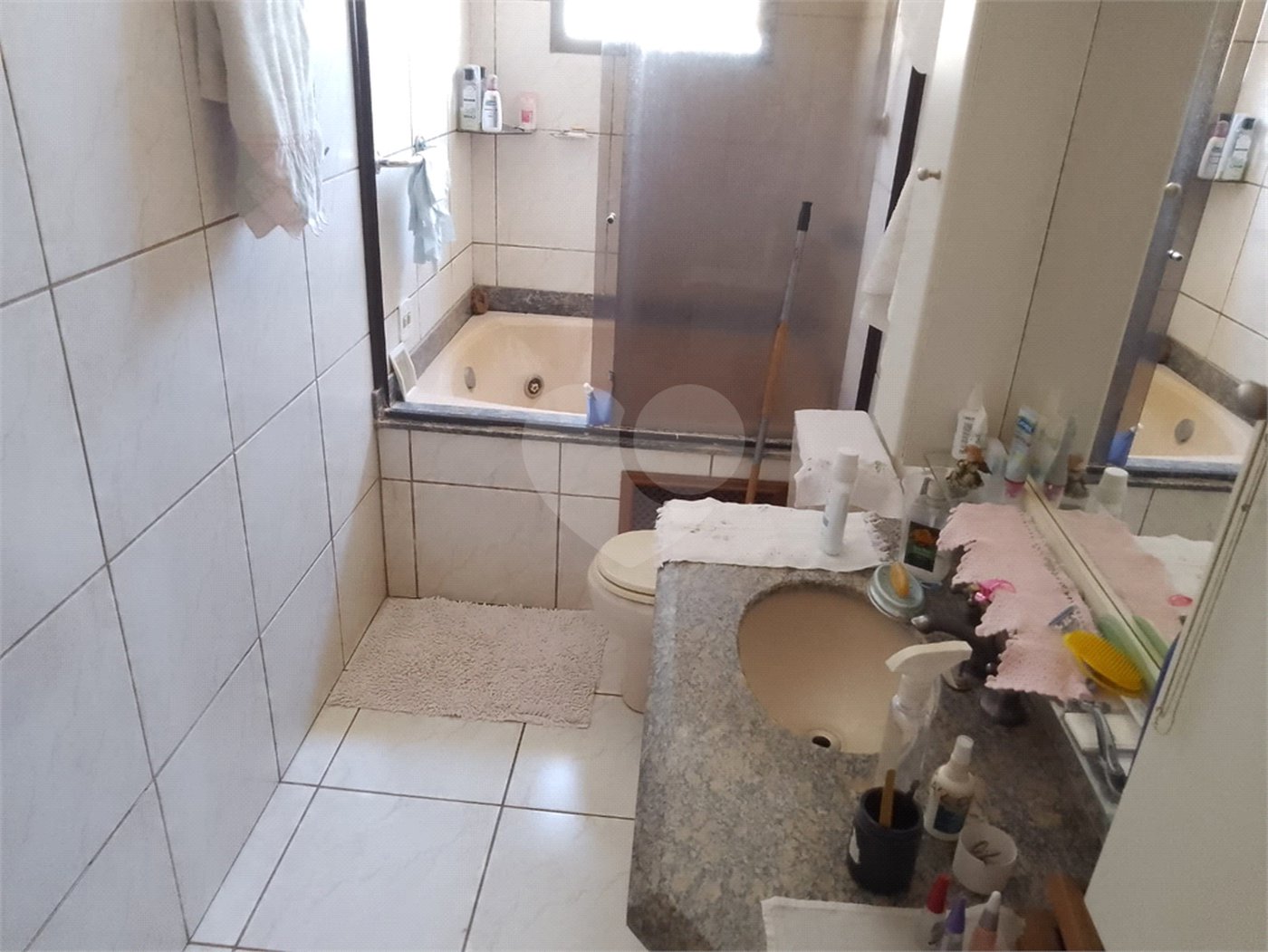 Apartamento à venda com 3 quartos, sendo 1 suíte, no Centro, Araraquara, SP