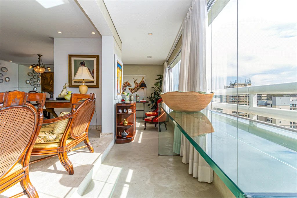 Apartamento à venda com 4 quartos, sendo 3 suítes,  em Real Parque, São Paulo, SP