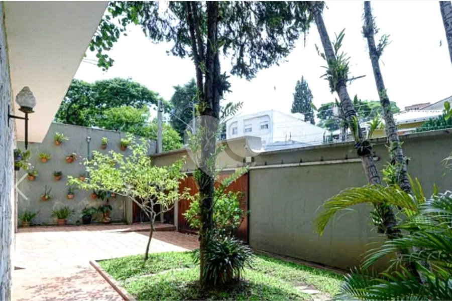 Sobrado à venda com 4 suítes em Santana, São Paulo, SP