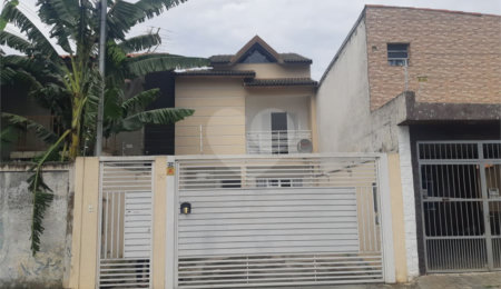 Sobrado à venda com 2 quartos, sendo 1 suíte,  em Vila Amorim, Suzano, SP