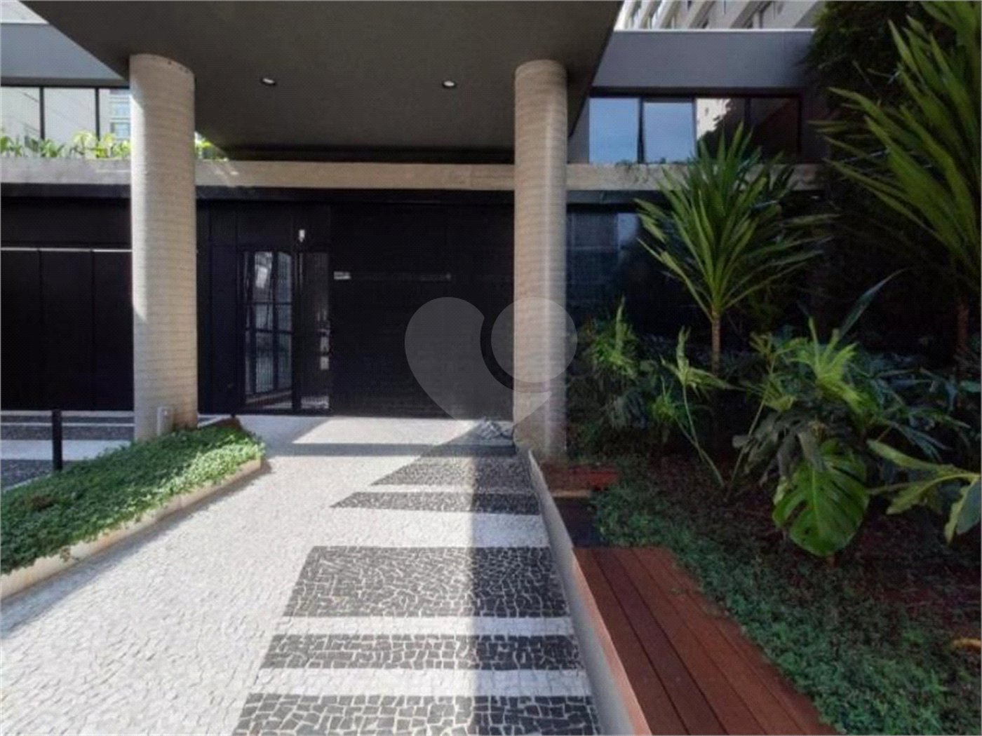 Apartamento à venda com 2 suítes em Cerqueira César, São Paulo, SP