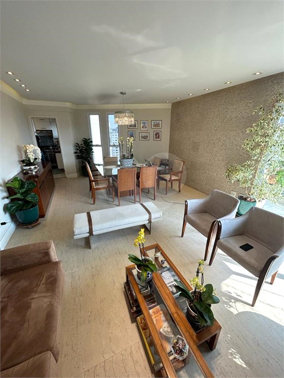 Apartamento à venda com 3 suítes em Santa Teresinha, São Paulo, SP
