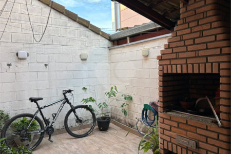 Casa à venda com 3 quartos, sendo 1 suíte, no condomínio Vila Nova Horizonte, Suzano - SP