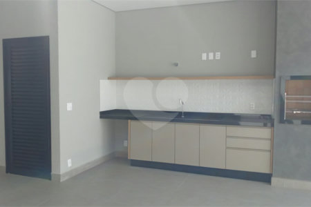 Casa à venda com 3 suítes no condomínio Jardim Residencial Dona Lucilla, Indaiatuba - SP
