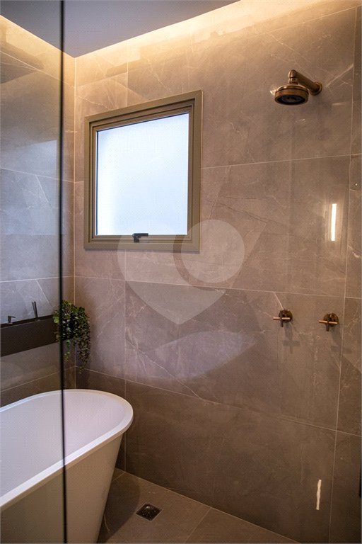 Apartamento à venda com 3 suítes em Vila Romana, São Paulo, SP