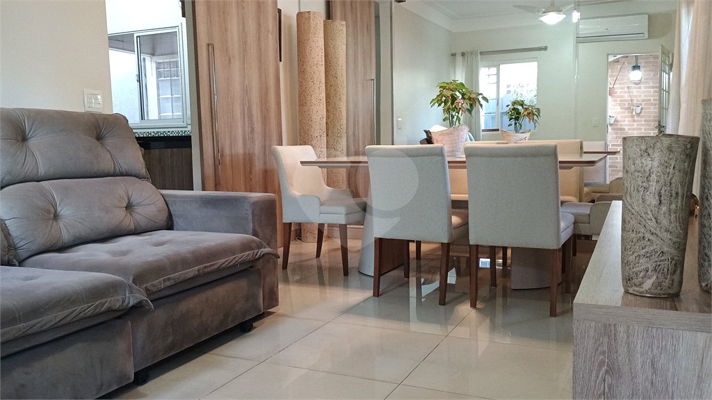 Casa à venda com 3 quartos, sendo 1 suíte, no condomínio Portal dos Pinheiros, Ribeirão Preto - SP