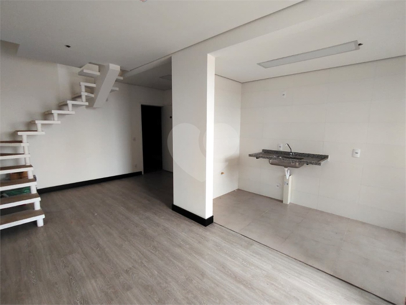 Duplex à venda com 2 quartos, sendo 1 suíte, em Vila Ginez, Itapetininga, SP