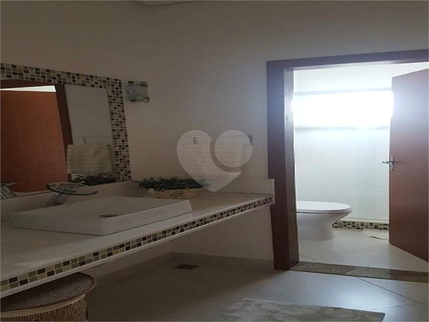 Casa à venda com 3 quartos, sendo 1 suíte, no condomínio Village Ipanema 1, Araçoiaba da Serra - SP