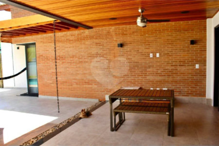 Casa à venda com 3 quartos, sendo 2 suítes, no condomínio Ibiaram 2, Itupeva - SP