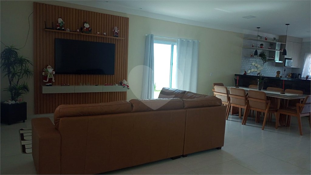 Casa à venda com 5 suítes no condomínio Village da Serra, Araçoiaba da Serra - SP