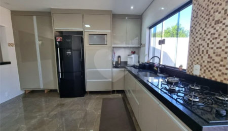 Casa à venda com 4 quartos, sendo 1 suíte,  em Jardim do Bosque, Hortolândia, SP