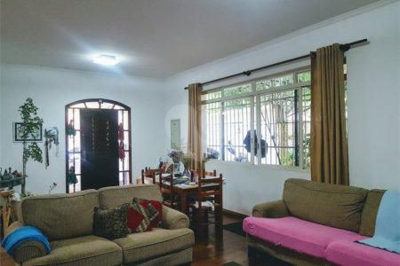 Casa à venda com 3 quartos, sendo 1 suíte, em Santo Amaro, São Paulo, SP