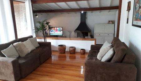 Sobrado à venda com 8 quartos, sendo 2 suítes,  em Santana, São Paulo, SP