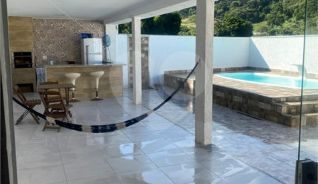 Casa à venda com 3 quartos, sendo 1 suíte, no condomínio Residencial Vale Verde, Rio de Janeiro - RJ