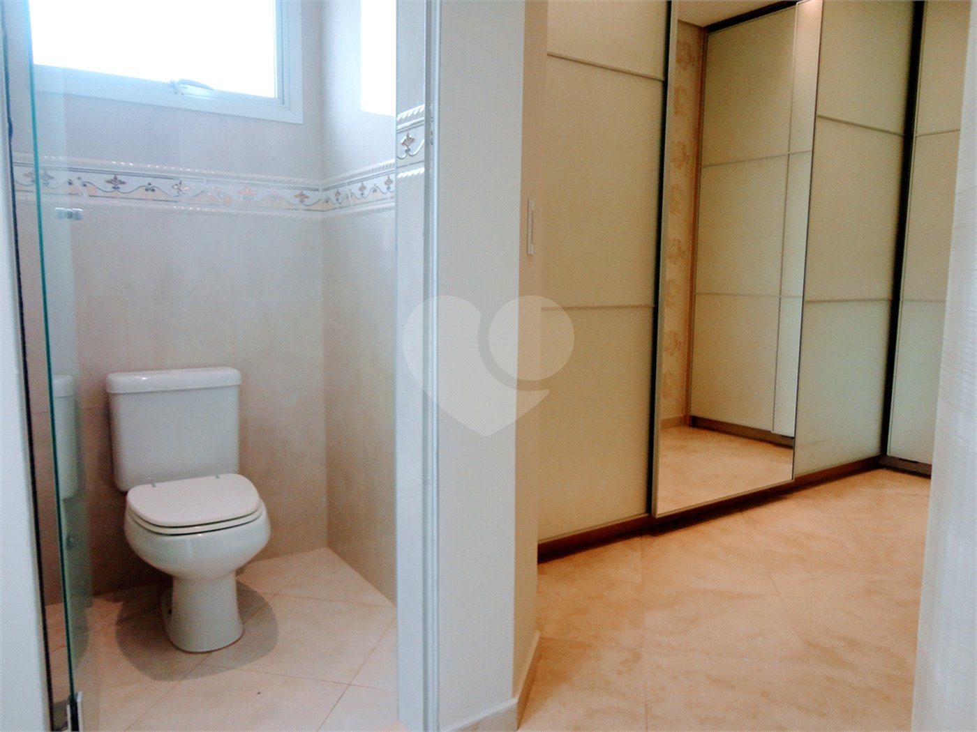 Casa à venda com 3 suítes no condomínio Residencial Jardim América, Vinhedo - SP