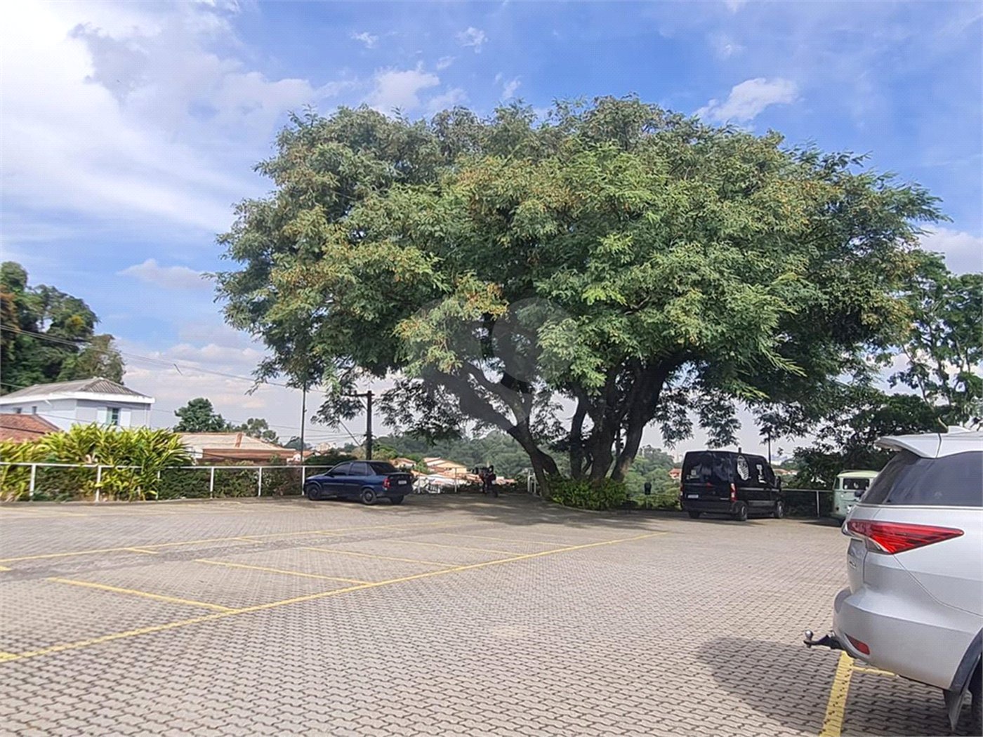 Casa à venda com 3 quartos, sendo 1 suíte, no condomínio Jardim Itatinga II, São Paulo - SP