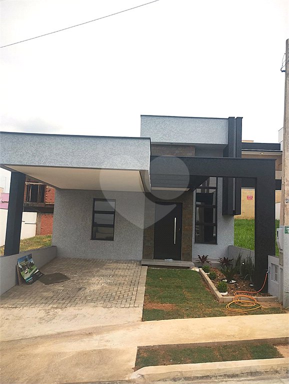 Casa à venda com 3 quartos, sendo 1 suíte,  no condomínio Horto Florestal Villagio, Sorocaba - SP