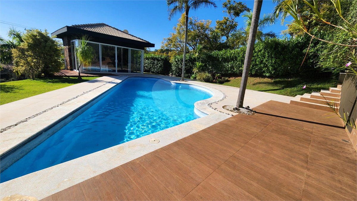 Casa à venda ou para alugar com 5 suítes no condomínio Residencial Jardim Primavera, Louveira - SP
