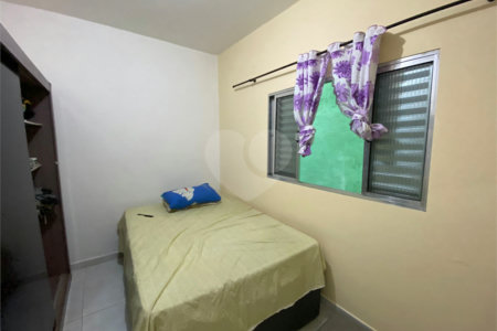 Sobrado à venda com 4 quartos em Jardim Santa Luzia de Poa, Itaquaquecetuba, SP