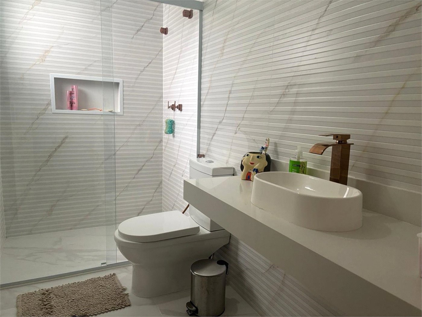 Casa à venda com 4 quartos, sendo 3 suítes, no condomínio Parque Itatiaia, Mairiporã - SP