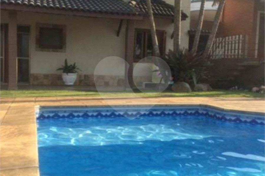 Sobrado à venda com 5 quartos, sendo 2 suítes, em Seerra da Cantareira, Mairiporã, SP