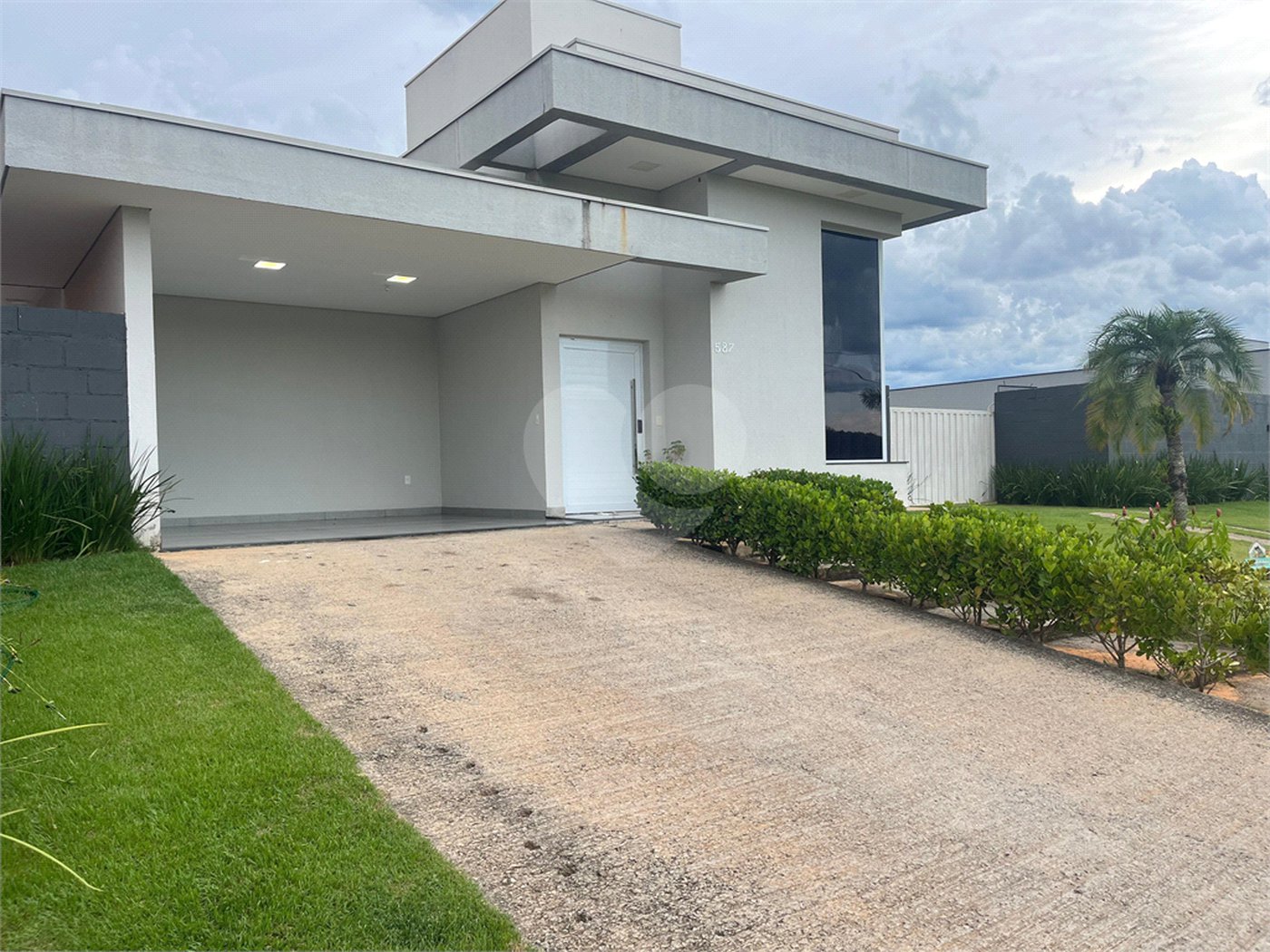 Casa à venda com 3 quartos, sendo 1 suíte, no condomínio Village Ipanema 2, Araçoiaba da Serra - SP