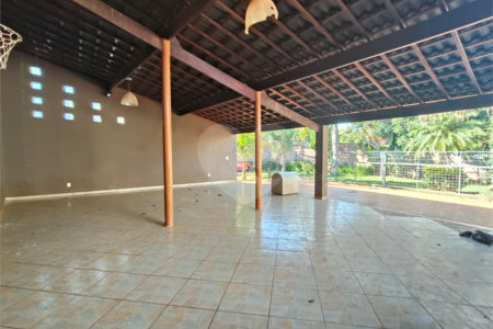 Casa Térrea à venda com 4 quartos, sendo 1 suíte, em Vila Mazzei, Itapetininga, SP