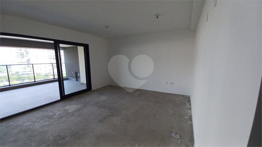 Apartamento à venda com 4 quartos, sendo 3 suítes, em Água Branca, São Paulo, SP