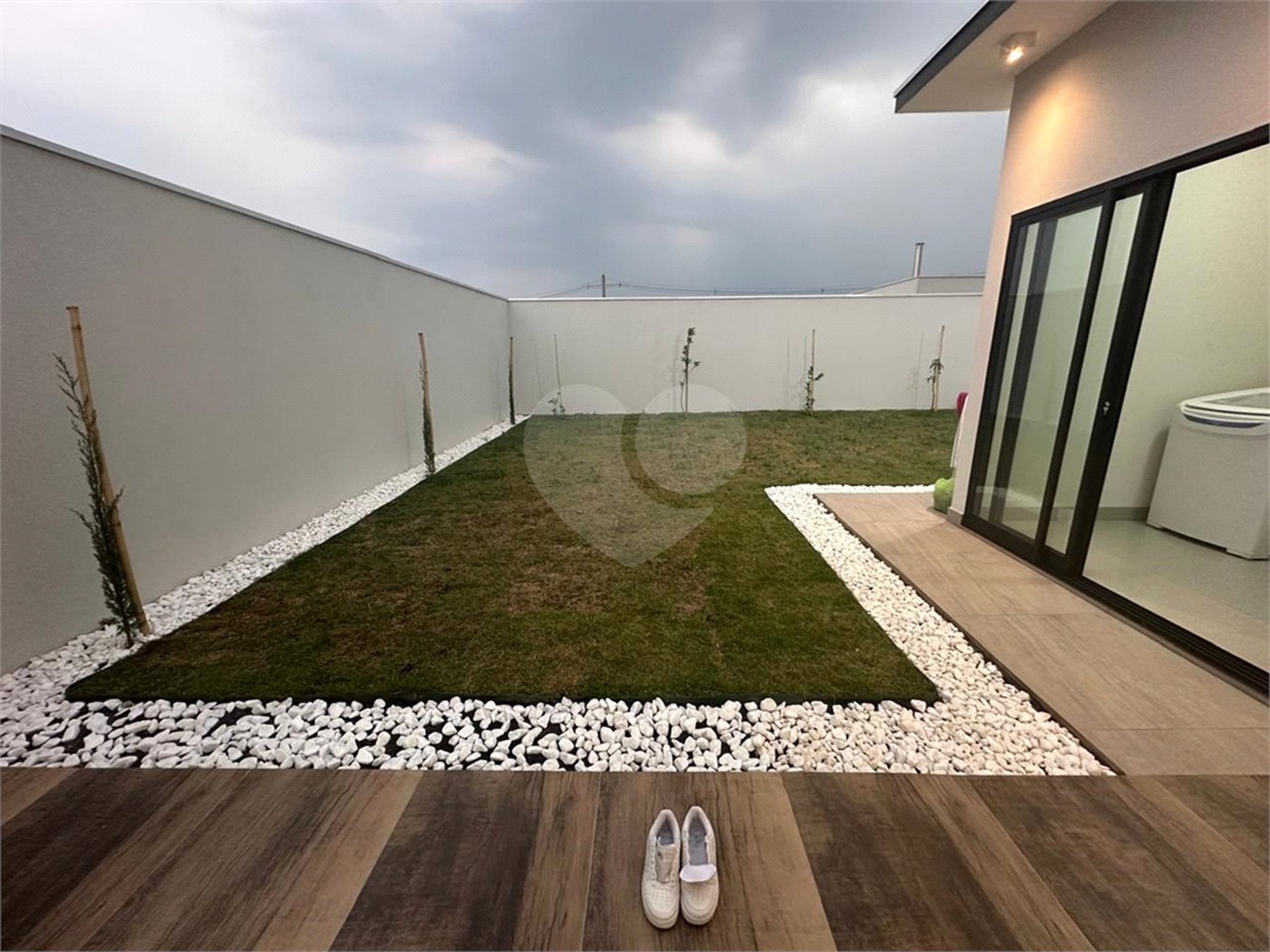 Casa à venda com 4 quartos, sendo 2 suítes, no condomínio Residencial Golden Ville, Itapetininga - SP