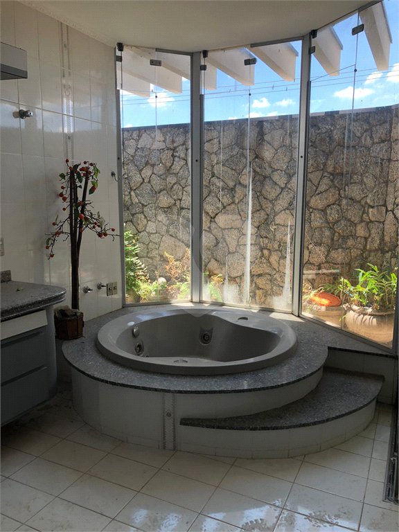 Sobrado à venda com 3 quartos, sendo 1 suíte, em Vila Trujillo, Sorocaba, SP