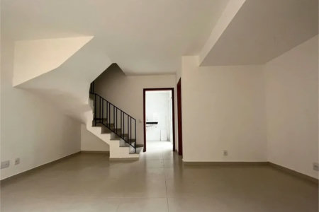 Casa à venda com 2 suítes no condomínio Residencial DI Luca, São Paulo - SP