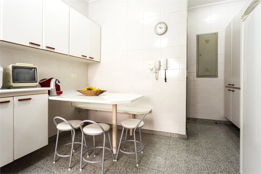Apartamento à venda com 4 quartos, sendo 3 suítes, em Jardim Prudência, São Paulo, SP