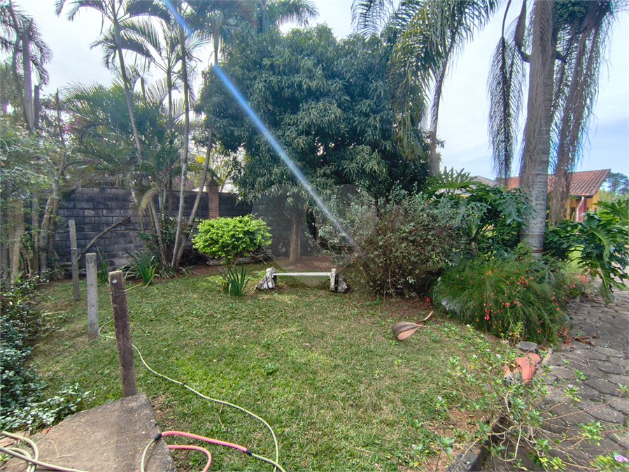 Chácara à venda com 4 quartos, sendo 1 suíte,  em Vale San Fernando, Itapetininga, SP