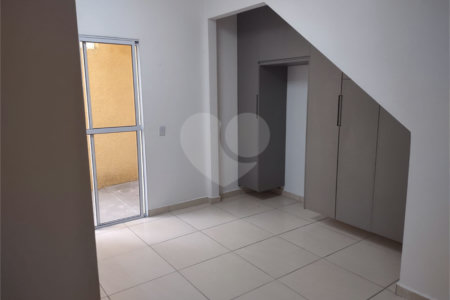 Apartamento à venda com 2 quartos em Reneville, Mairinque, SP