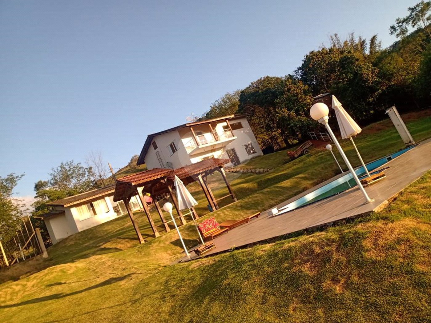 Chácara à venda com 4 quartos, sendo 2 suítes,  em Batatuba, Piracaia, SP