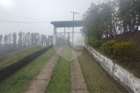 Chácara à venda com 3 quartos, sendo 1 suíte,  no Centro, Nazaré Paulista, SP