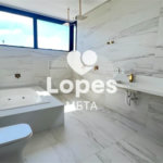 Casa à venda com 5 quartos, sendo 4 suítes, no condomínio Alphaville 1, São José dos Campos - SP