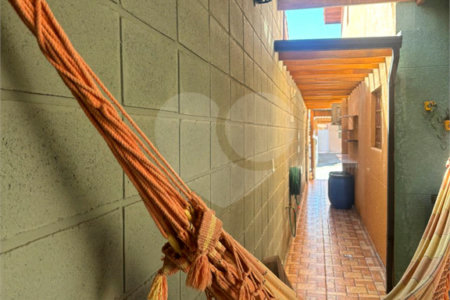 Casa à venda com 2 quartos no condomínio Altos do Boa Vista, São Roque - SP