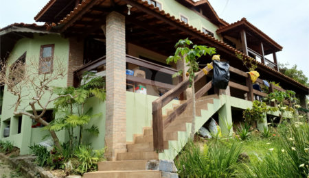 Casa à venda com 3 quartos, sendo 2 suítes,  no condomínio Residencial Jardim Lago da Cantareira, Mairiporã - SP