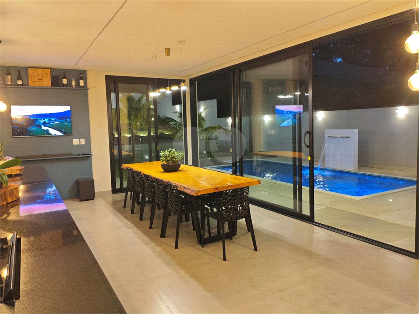 Casa à venda com 3 suítes no condomínio Villa D' Oro, Vinhedo - SP