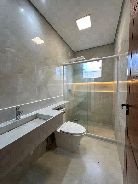 Casa à venda com 2 quartos, sendo 1 suíte, em Guriri, Cabo Frio, RJ