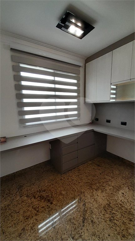 Casa à venda com 3 quartos, sendo 1 suíte, no condomínio Residencial Jardins, São Bernardo do Campo - SP